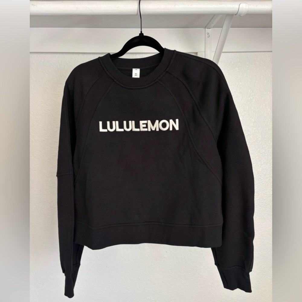 🎉 NWT 🎉// lululemon Black Sweatshirt with Embroidered White Logo size M/L